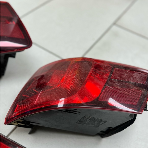 Volkswagen Jetta brake lights - Picture 4 of 4